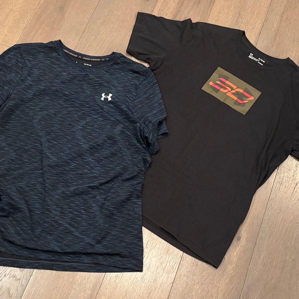 Under Armour Men's Black and Navy Tees